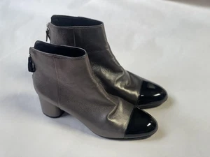 AGL Boots Womens Size 39.5 Block Heel Ankle Zip Italian Leather Shoes Italy $455 - Picture 1 of 20