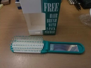 Cepillo y espejo plegable con luces delgadas para cigarrillos Salem - Imagen 1 de 8