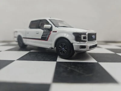 1:64 Custom 2220 XL Ford F150 4WD truck Pickup Farm Greenlight 4x4 hitch & tow - Image 1 of 4