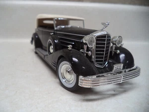1933 Cadillac Fleetwood Diecast Car Signature Models - Picture 1 of 10