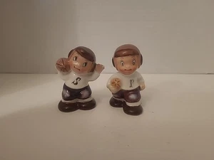 VINTAGE 2 BOYS PLAYING FOOTBALL SALT AND PEPPERS - Picture 1 of 6