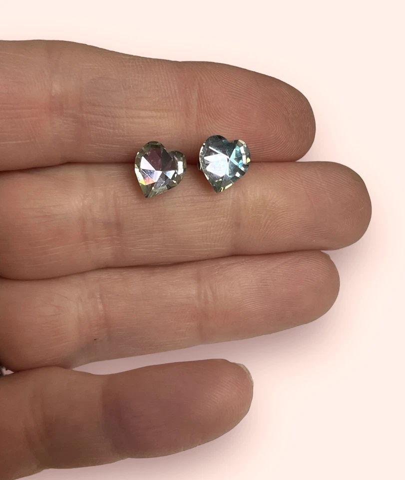 Nuevo con etiquetas Nuevos Pendientes Vintage Savvy by Swarovski Cristal Facetado Corazón Poste Foto 1 de 4