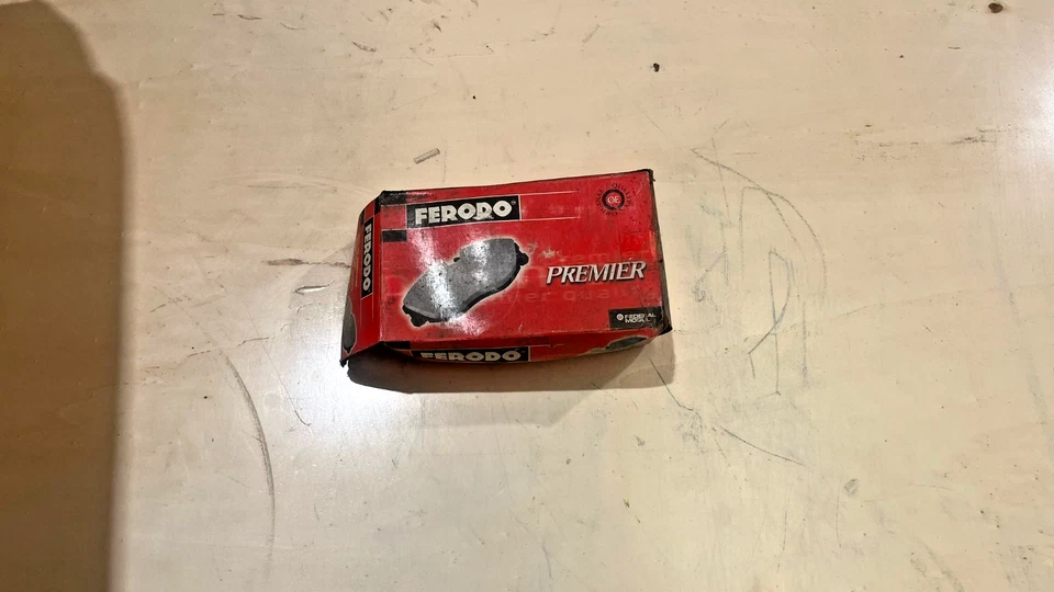 Jeu de 4 plaquettes de frein avant Renault laguna - Photo 1/2