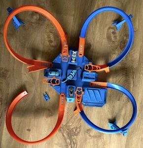 Hot Wheels Criss Cross Crash Race Track Motorized Launcher INCOMPLETE - Picture 1 of 5