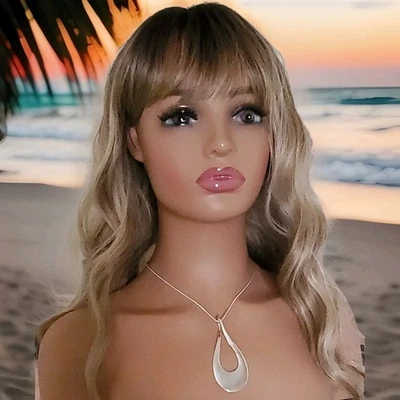 Collar Colgante Calvin Klein Plateado Grande Lágrima Torcida Foto 1 de 4