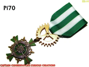 Steampunk badge brooch green pin drape Medal pirate compass Black Sails #MPi70 - Picture 1 of 5