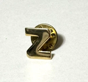 Prendedor de solapa inicial letra Z alfabeto tono dorado disfraz joyería de moda patrimonio - Imagen 1 de 8