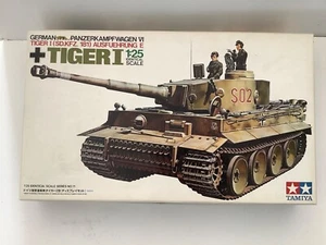 Tamiya 30611 1:25 Geman Tiger I Tank (SD.KFZ.181) Ausfuehrung E MIB rare in UK - Picture 1 of 14