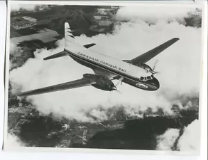 CONVAIR CV-540 LARGE OFFICIAL PHOTO - Picture 1 of 2