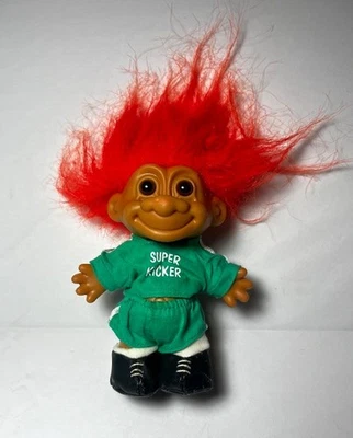 Uniforme verde de fútbol Trolls Russ Super Kicker 5 pulgadas cabello naranja de colección ojos de vidrio Foto 1 de 4