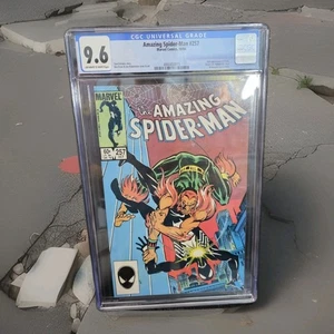Amazing Spider-Man #257 - CGC 9.6 - Puma, Black Cat, Hobgoblin, Kingpin ๐ท๐ธ - Foto 1 di 3
