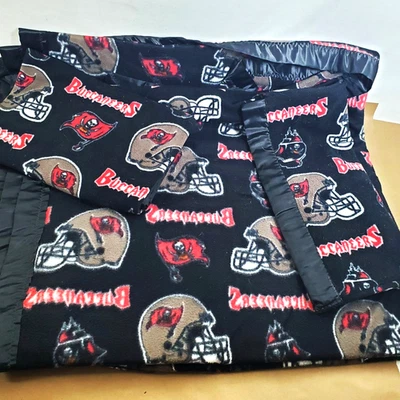 Conjunto de Cobertor de Lã Tampa Bay Buccaneers com 2 Fronhas – Tamanho de Cama de Solteiro - Imagem 1 de 3