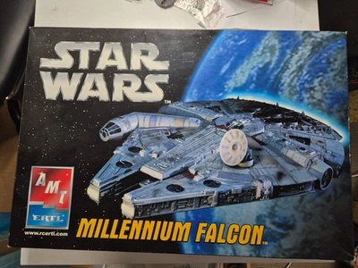 Kit modelo Halcón Milenario, AMT / ERTL, en muy buen estado, completo Foto 1 de 4