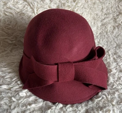 Vestido Bellady Cloche Rojo 100% Lana De Colección Estilo Fedora Lazo Sombrero Iglesia Elegante Sombrero Nuevo con Etiquetas Foto 1 de 4