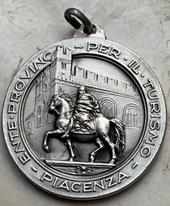 Medalla italiana "Organismo Provincial de Turismo - Piacenza" bg - Imagen 1 de 2