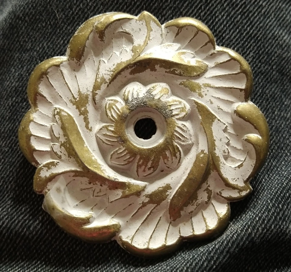 VTG French Country Drawer/Cabinet Pull Backplate White/Gold Floral Allison Japan - Image 1 of 4