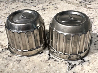 TOYOTA Pickup Corolla Celica 1974-1983 OEM Metal Vintage Center Caps Lot of 2 Foto 1 de 4