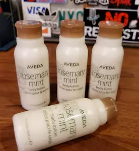 AVEDA Rosmarino Mint 4x bottiglie lozione corpo 4 singoli 1,5 fl oz ciascuno SPEDIZIONE GRATUITA - Foto 1 di 6