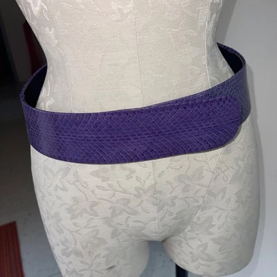 Cinturón vintage para mujer talla grande púrpura piel de serpiente declaración Foto 1 de 4