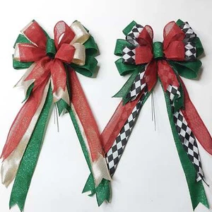 Smaragd Glitzer Punkte mit halbdurchsichtiger roter Kranzschleife - Bild 1 von 1