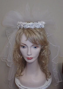 VTG 3 Layer Elbow Length White Veil W/ Pearls Halo Top Satin Roses & Lace Crown - Picture 1 of 7