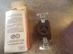 Receptáculo Pass & Seymour Turnlok 4710 15 A 125 V - Imagen 1 de 2