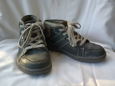 CLARKS Boys Lace Up Boots In Gray Leather w/ Plaid Accenting -  Size 12  - Image 1 of 4