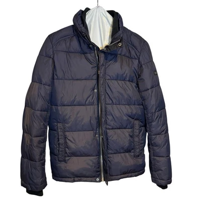 Chaqueta acolchada acolchada pequeña resistente al agua Calvin Klein para hombre Foto 1 de 4