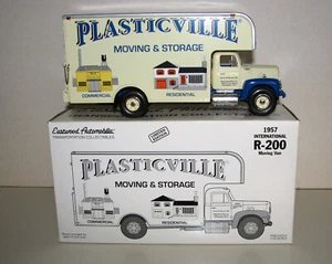 First Gear Eastwood 1957 Internatl R-200 PLASTICVILLE Moving Van Truck 19-1671 - Picture 1 of 9
