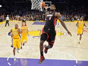 LEBRON JAMES MIAMI HEAT #6 CHAMPIONSHIP ERA NBA PLAYER - 4x6 Glossy Photo - Picture 1 of 1