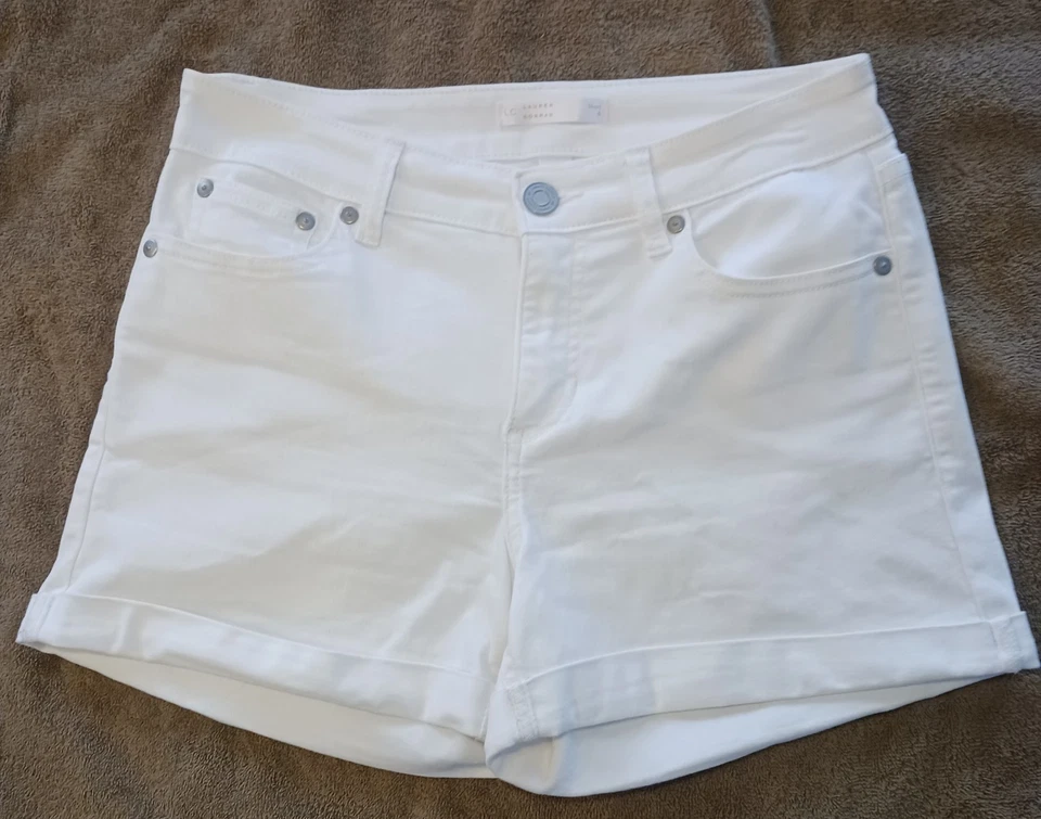Pantalones cortos elásticos con puños de mezclilla blancos para mujer LC Lauren Conrad talla 6 Foto 1 de 4