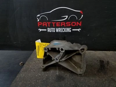 Soporte de montaje del alternador Ford Explorer 2006 4,0 SOHC Foto 1 de 4