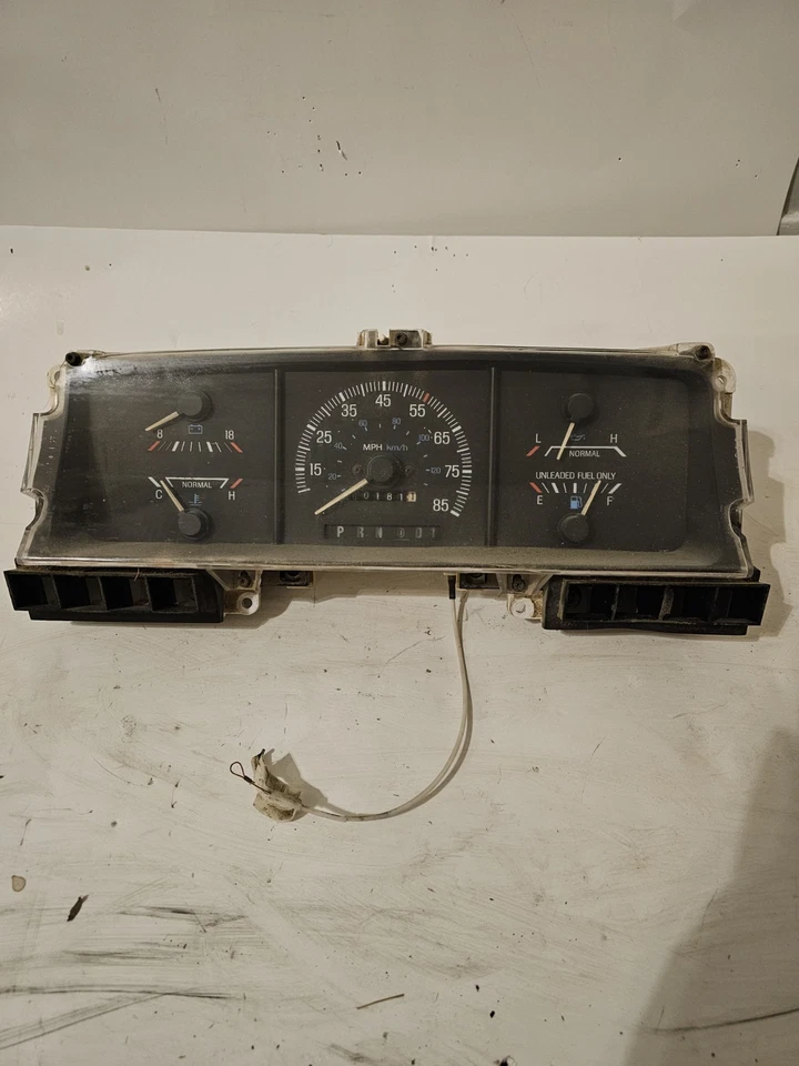 Grupo de velocímetros 1987-91 Ford Bronco y F150/F250/F350/F450 con PRND1 60 k Foto 1 de 4