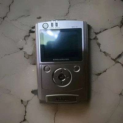 Visor de fotos digital Nikon CoolWalker MSV-01 30 GB - Incluye batería y cargador Foto 1 de 3