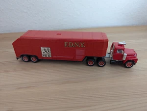 Solido 3508 LKW Mack R600 F.D.N.Y 1:64 - Bild 1 von 8