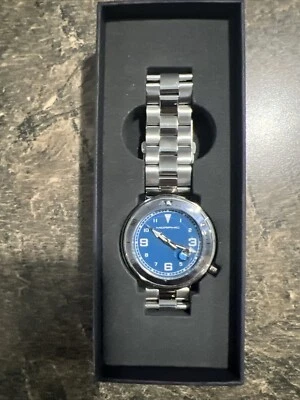 (NUEVO) Morphic Serie M74 MPH7404 Esfera Azul 42 mm con Pulsera de Acero Inoxidable Foto 1 de 4