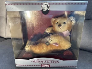 Steiff Teddy Niedlicher Baby Bär auf Wagen Replik 1939 in OVP - Bild 1 von 5