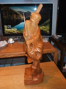 18 Zoll große handgeschnitzte chinesische Fischerskulptur aus Holz, KOSTENLOSER VERSAND - Bild 1 von 3