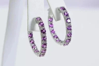 Pendientes Huggie/Aro de Amatista Creados en Laboratorio Corte Redondo de 2 quilates Chapados en Oro Blanco de 14K Foto 1 de 4