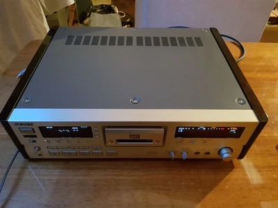 Sony DTC-2000 ES DAT-Recorder mit Fernbedienung und Holzseiten - Bild 1 von 4