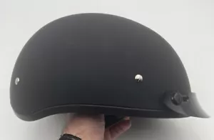 Cascos Daytona D.O.T. Gorra calavera con visera talla grande, color mate espalda en muy buena condición - Imagen 1 de 9