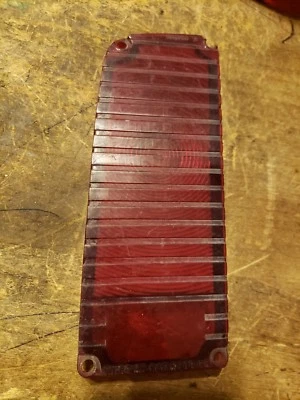 Lente de luz trasera Oldsmobile Delta 88 Dynamic 88 1965 Foto 1 de 2