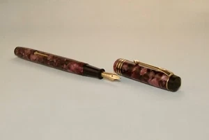 VINTAGE CONWAY STEWART No 388 FOUNTAIN PEN - LIGHT & DARK ROSE PEARL - C1945 - Picture 1 of 15