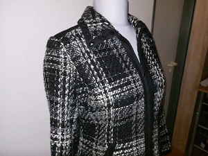 Damen Jacke Marke Canda Farbe Schwarz Weiß gemustert Pyramiden aus Metall Gr 44 - Bild 1 von 6