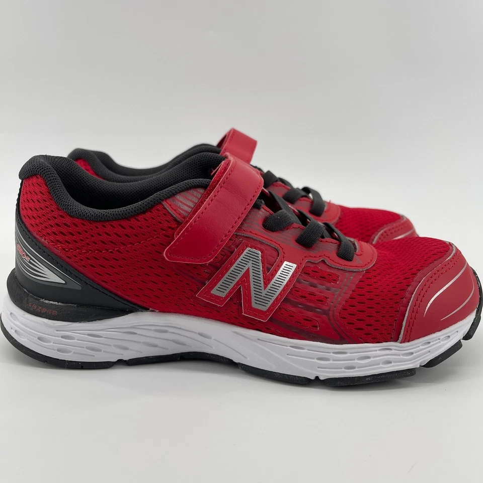 New Balance Niños Rojo Zapatos para Correr Gancho y Lazo Talla 3.5 EE. UU. Foto 1 de 4