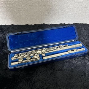YAMAHA YFL 211S Includes CONCERT FLUTE Silver Plating with Hard Case - Picture 1 of 8