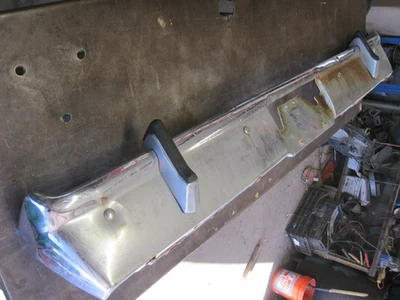 66 67 B CUERPO CORONA BELVEDERE SATÉLITE PARACHOQUES TRASERO CON SOPORTES DE MONTAJE OEM Foto 1 de 4