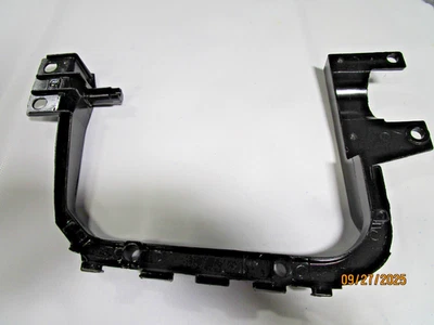 Soporte de montaje de faros Chevrolet Corvette LT 1988-1996 Foto 1 de 3