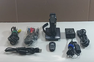 SANYO Xacti VPC-HD2 720p High-Def Camcorder, Bundle (TESTED!) - Image 1 of 4