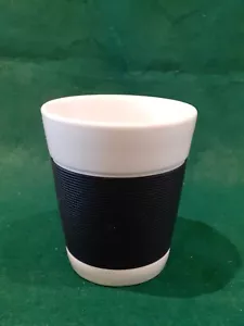1x Bodum Bistro Handleless Porcelain Mug & Black Non Slip Silicone Sleeve 5fl oz - Picture 1 of 6